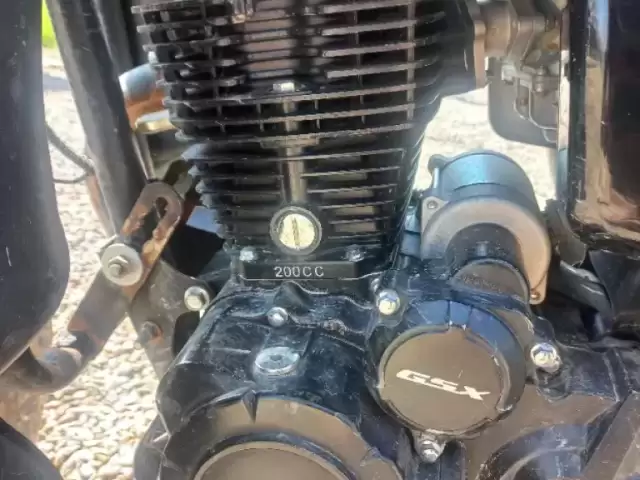 Suzuki мотоцикл, 2024 1, avtobaza.tj