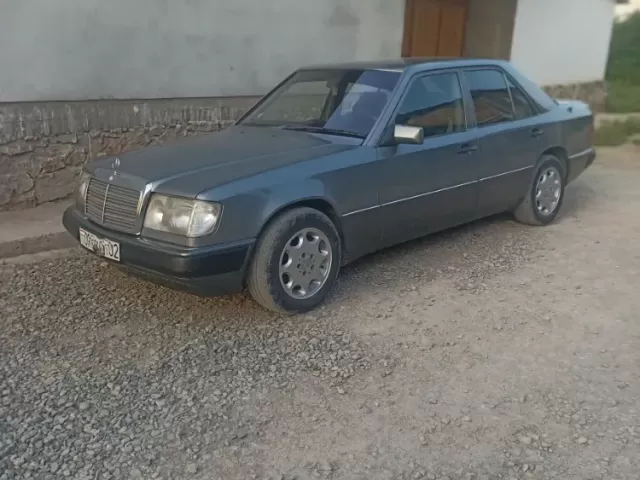 Mercedes-Benz W124, 1990 1, avtobaza.tj