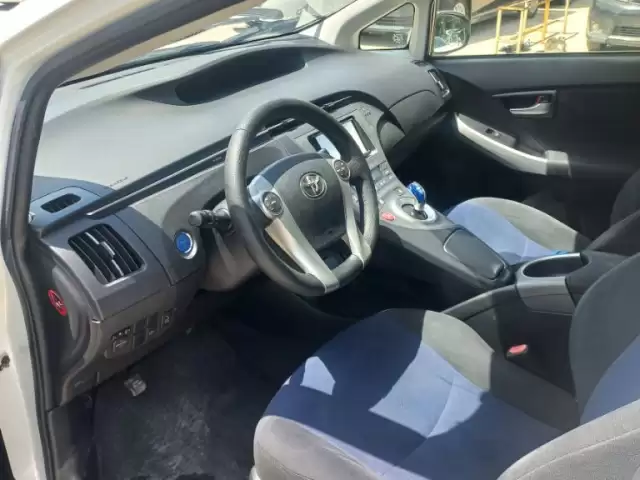 Toyota Prius, 2014 1, avtobaza.tj Toyota Prius, 2014 1, avtobaza.tj