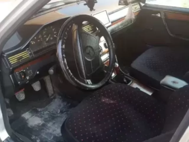 Mercedes-Benz W124, 1994 1, avtobaza.tj