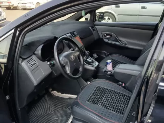 Toyota Mark X ZiO, 2011 1, avtobaza.tj