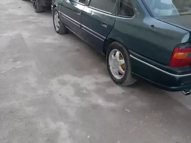 Opel Vectra A, 1995 1, avtobaza.tj