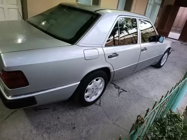 Mercedes-Benz W124, 1992 1, avtobaza.tj