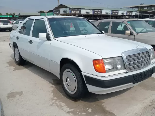 Mercedes-Benz W124 1, avtobaza.tj