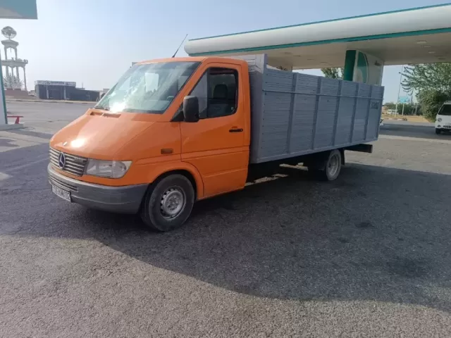 Грузовики Mercedes-Benz, 2000 1, avtobaza.tj