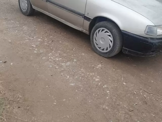 Opel Vectra A, 1991 1, avtobaza.tj Opel Vectra A, 1991 1, avtobaza.tj