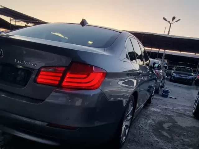 BMW 5 Series 520, 2011 1, avtobaza.tj