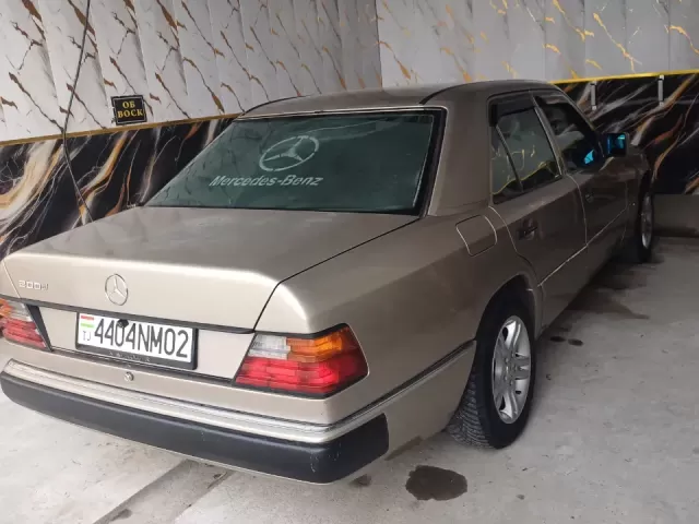 Mercedes-Benz W124, 1992 1, avtobaza.tj