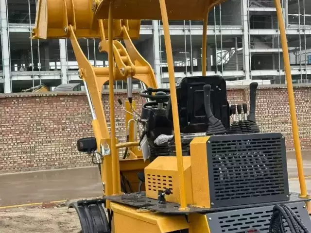 Экскаватор погрузчик, 2025 1, avtobaza.tj