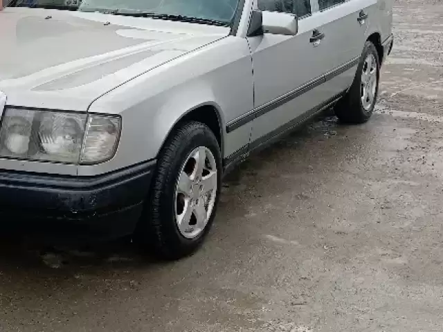 Mercedes-Benz W124, 1988 1, avtobaza.tj