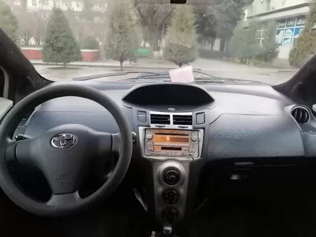 Toyota Vitz, 2010 1, avtobaza.tj