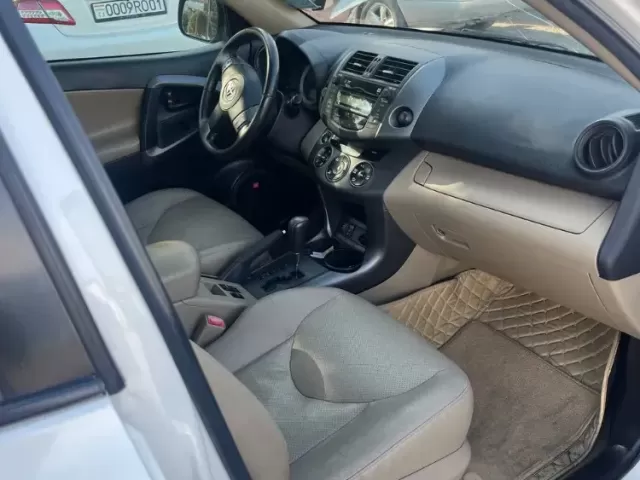 Toyota RAV 4, 2011 1, avtobaza.tj