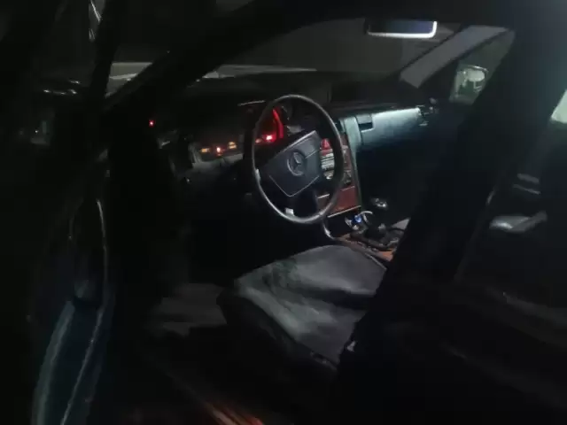 Mercedes-Benz E class, 1999 1, avtobaza.tj