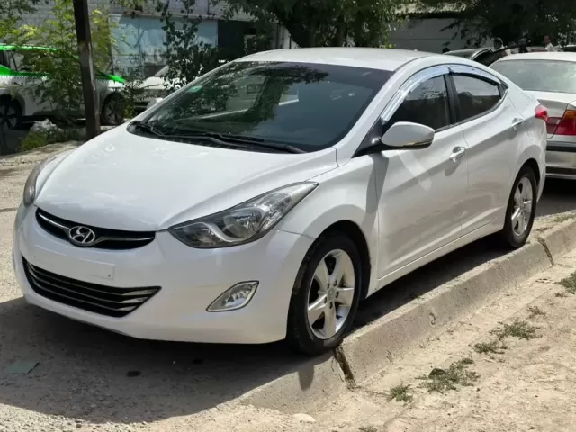 Hyundai Avante 1, avtobaza.tj