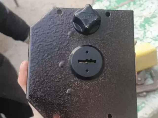 Ремонт дверных ручек и замков 1, farmo.tj