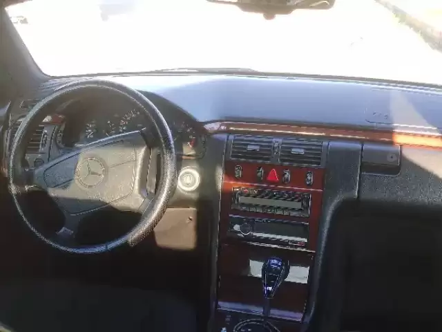 Mercedes-Benz E class, 1998 1, avtobaza.tj