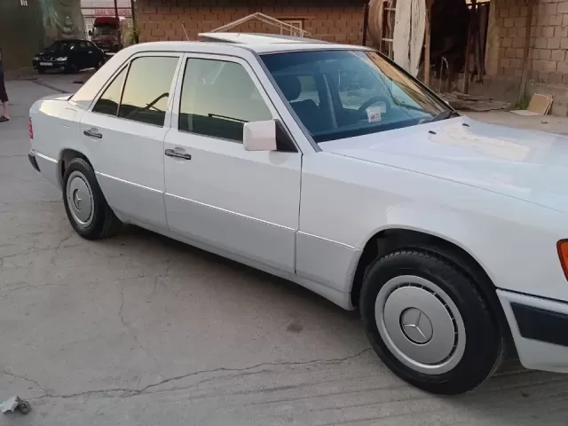 Mercedes-Benz W124, 1992 1, avtobaza.tj