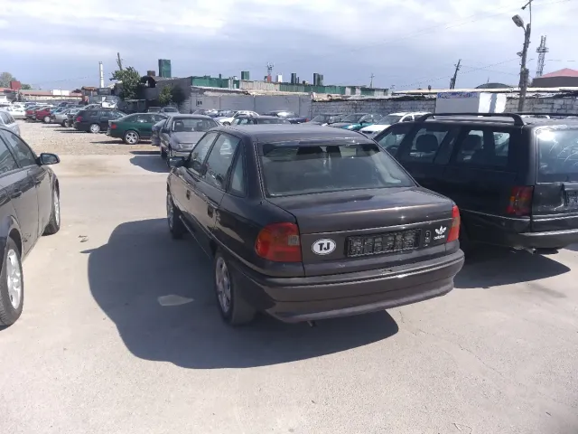 Opel Astra F 1, avtobaza.tj