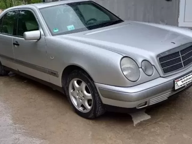 Mercedes-Benz E class, 2010 1, avtobaza.tj