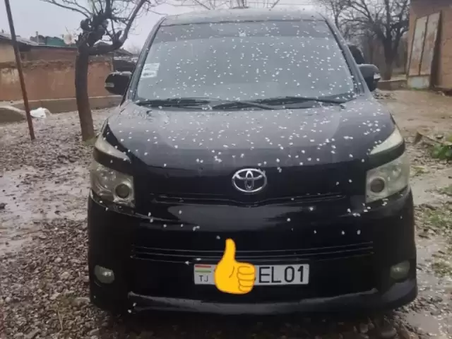 Toyota Voxy, 2008 1, avtobaza.tj