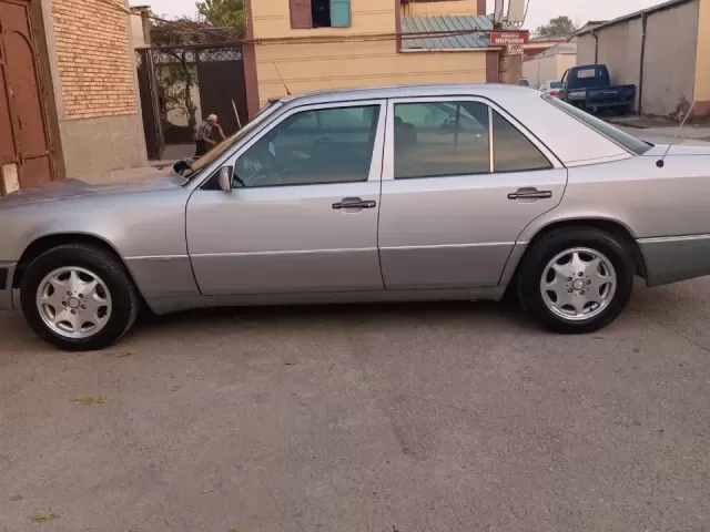 Mercedes-Benz W124 1, avtobaza.tj