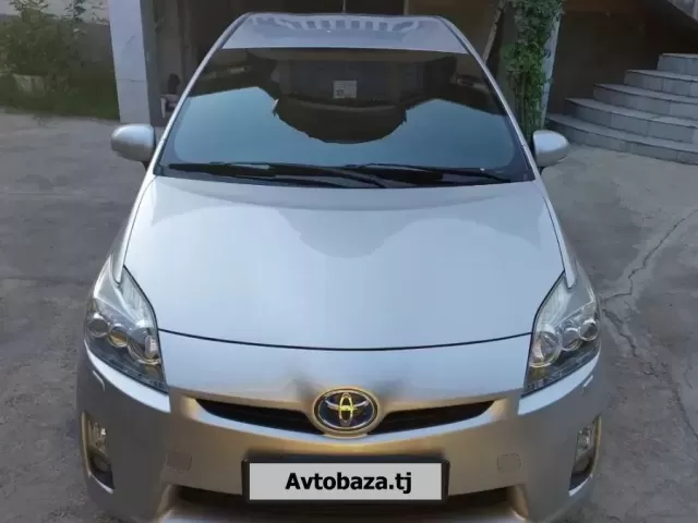 Toyota Prius 1, avtobaza.tj