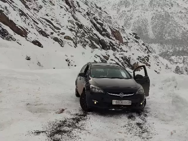 Opel Astra J, 2016 1, avtobaza.tj