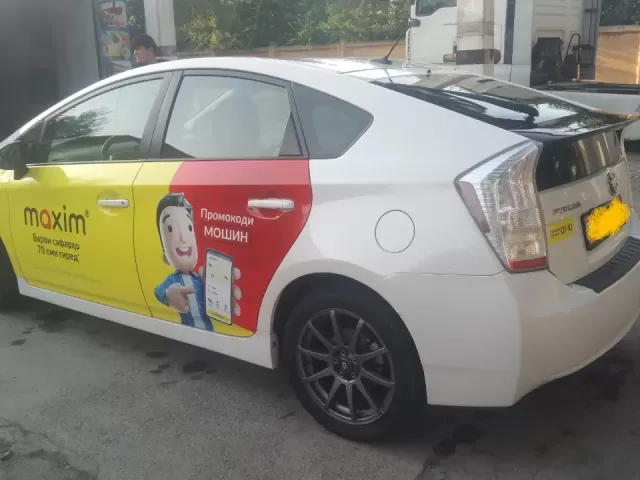 Toyota Prius 1, avtobaza.tj