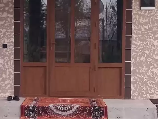 Устои дару тирезаи пластики ва алюмини 1, farmo.tj