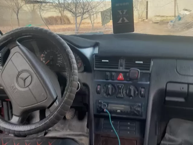 Mercedes-Benz W201, 1991 1, avtobaza.tj