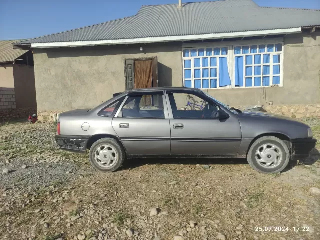 Opel Vectra A 1, avtobaza.tj