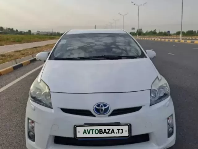 Toyota Prius 1, avtobaza.tj