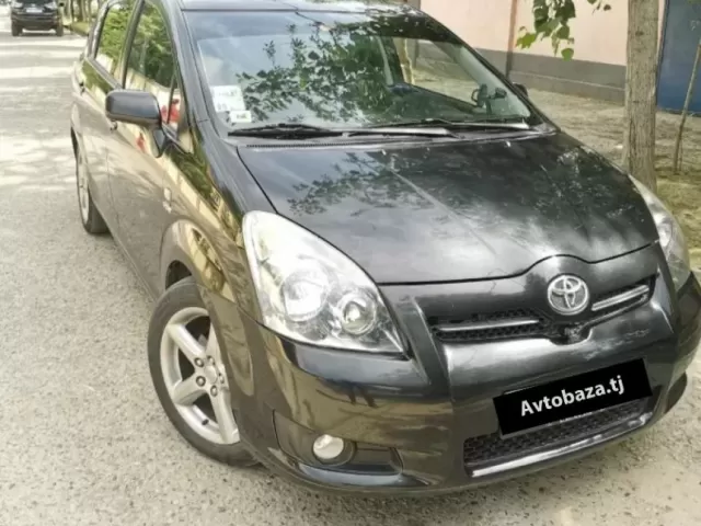 Toyota Corolla Verso 1, avtobaza.tj