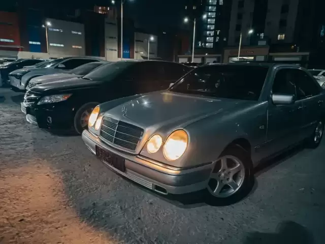 Mercedes-Benz E class, 1996 1, avtobaza.tj