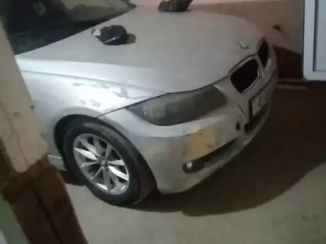 BMW 3 Series 320, 2010 1, avtobaza.tj