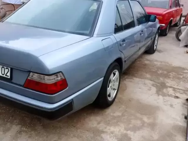Mercedes-Benz W124, 1987 1, avtobaza.tj