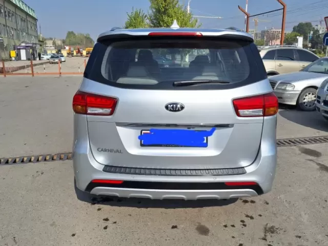 Kia Carnival 1, avtobaza.tj