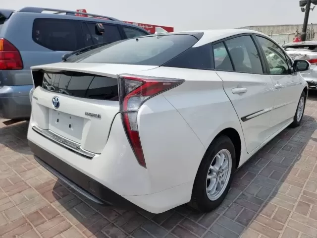 Toyota Prius 1, avtobaza.tj