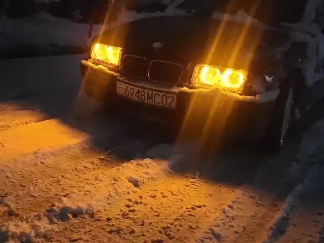 BMW 3 Series 320i, 1992 1, avtobaza.tj