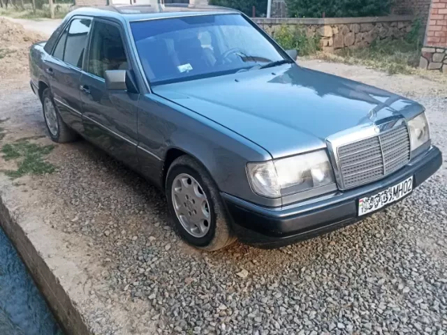 Mercedes-Benz W124, 1990 1, avtobaza.tj