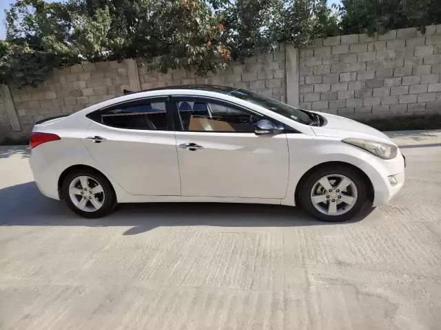 Hyundai Avante, 2011 1, avtobaza.tj