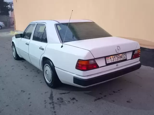 Mercedes-Benz W124, 1991 1, avtobaza.tj