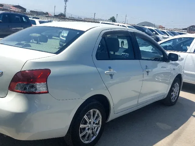 Toyota Vitz 1, avtobaza.tj