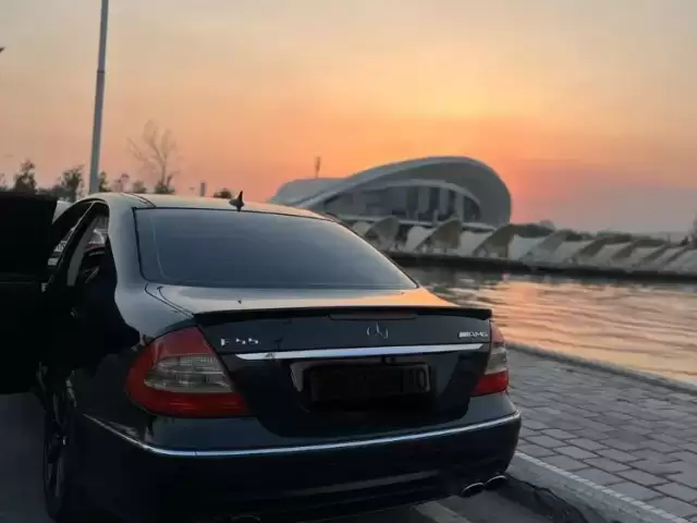 Mercedes-Benz E class, 2008 1, avtobaza.tj
