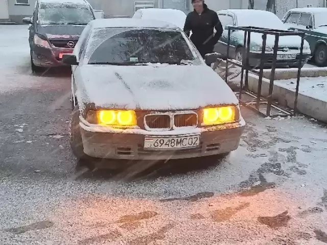 BMW 3 Series 320i, 1992 1, avtobaza.tj
