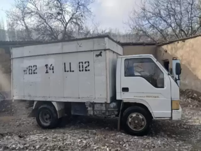 Грузовики JBC, 2004 1, avtobaza.tj