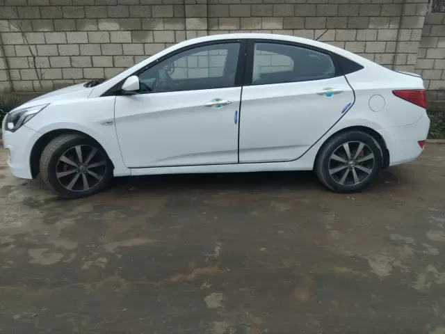 Hyundai Solaris 1, avtobaza.tj