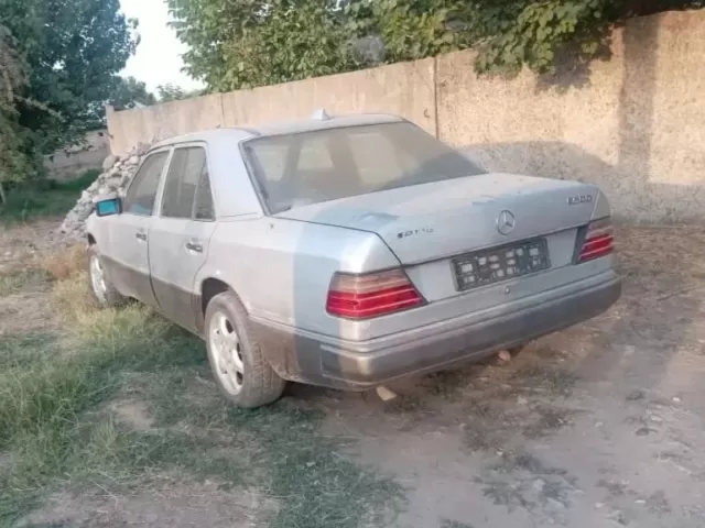 Mercedes-Benz W124, 1996 1, avtobaza.tj