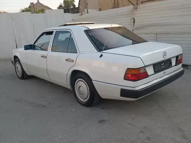 Mercedes-Benz W124, 1992 1, avtobaza.tj