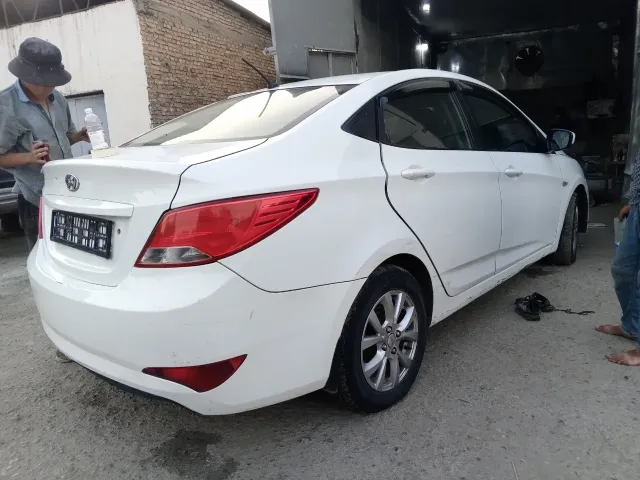 Hyundai Solaris 1, avtobaza.tj